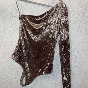 GUESS one shoulder bodysuit